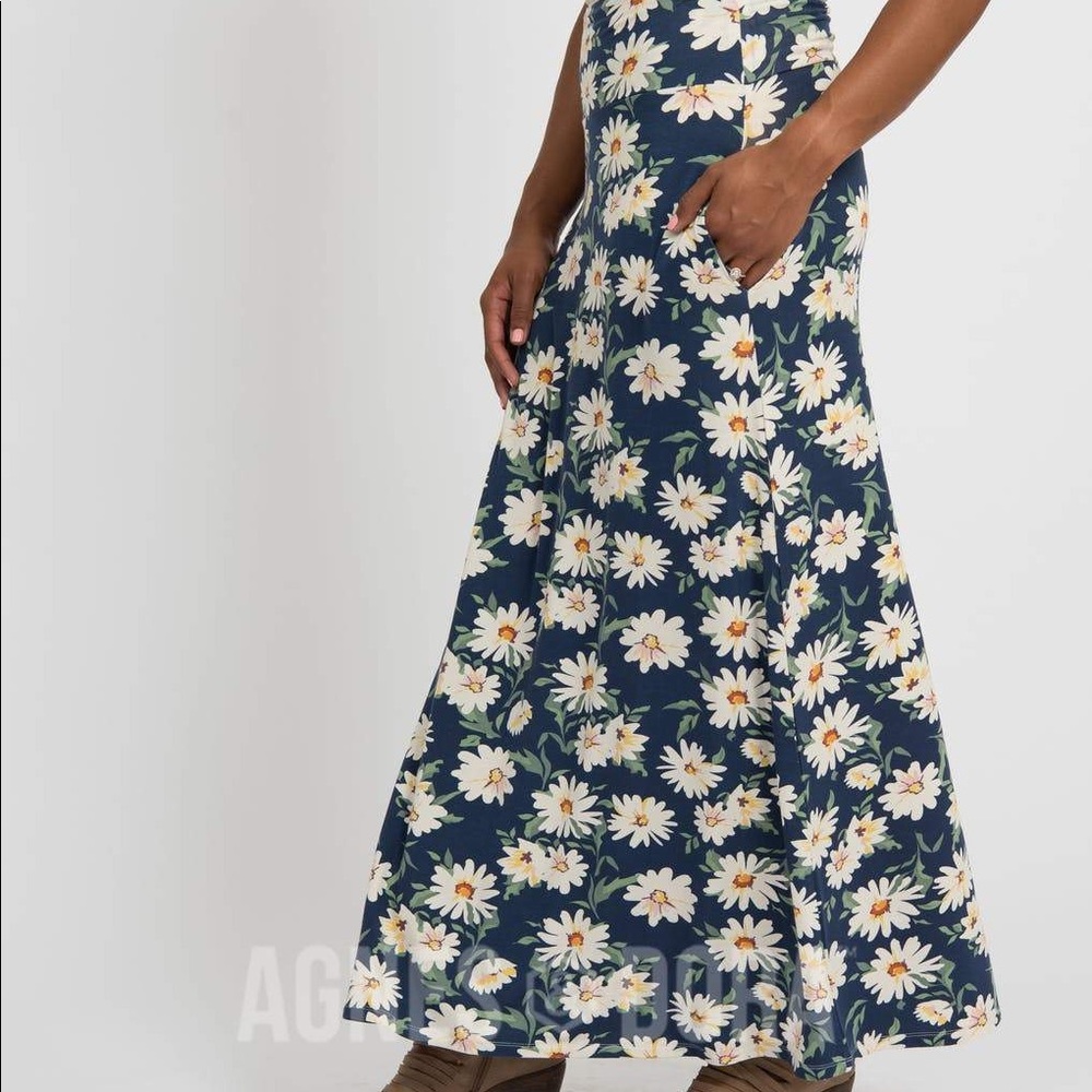 Agnes & Dora Maxi Skirt Pocket Daisy Stretchy Knit New With Tags